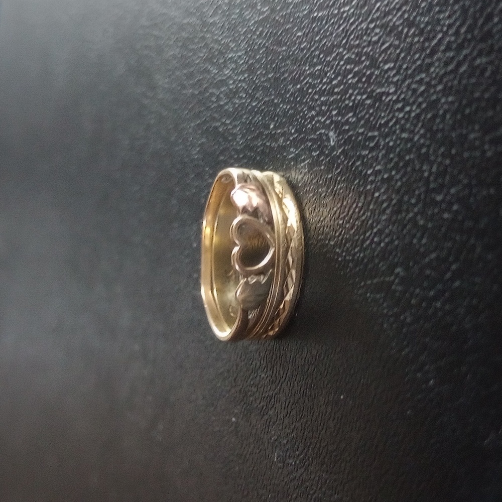 Size 8 Gold Rings